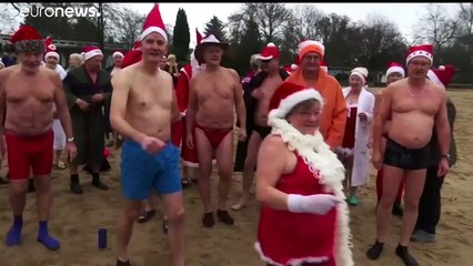 Βερολίνο: Χριστουγεννιάτικες βουτιές