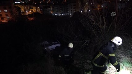 Otomobil şarampole devrildi: 3 yaralı - KOCAELİ