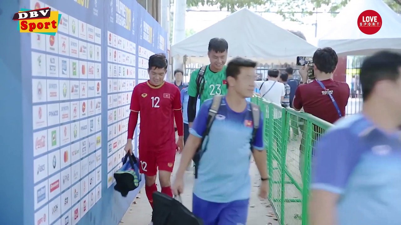CẬP NHẬT- U22 Việt Nam đã đến SVĐ Rizal Memorial để chuẩn bị cho trận CHUNG KẾT vào lúc 19h00