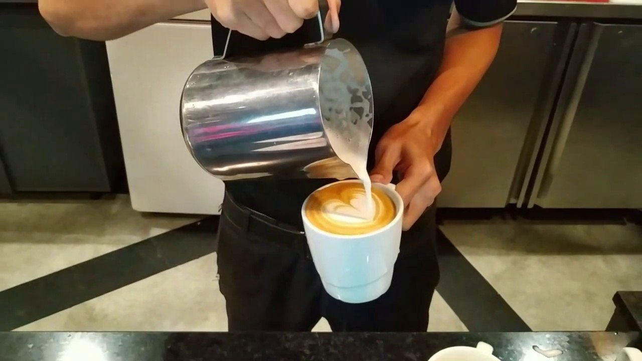 Cappuccino Making I Cafe Coffee Day I Cappuccino Making in Cafe Coffee Day Outlet