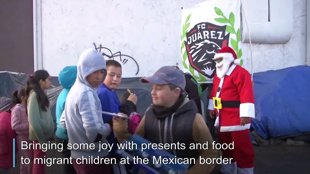 Mexico: Volunteers spread Christmas cheer to migrant children