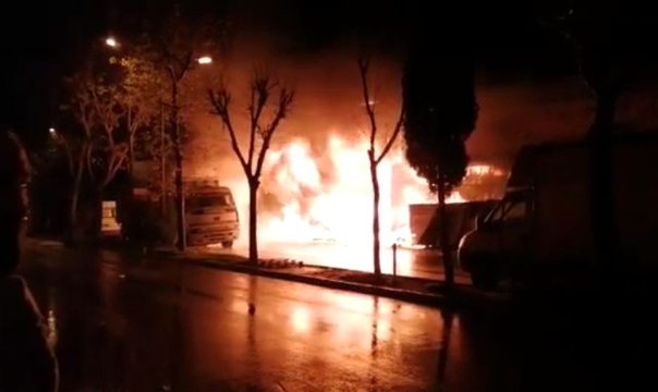 Sultangazi'de sanayi sitesinde iş yeri yangını