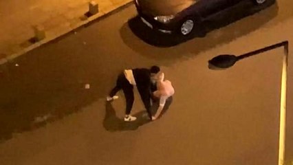 Sürücülerin yol ortasında ettikleri kavga kameraya yansıdı