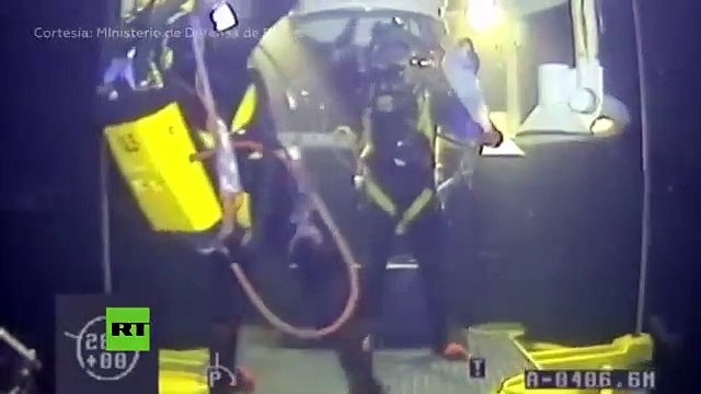 Buzos de la Armada baten su récord de inmersión al bajar a 416 metros de profundidad