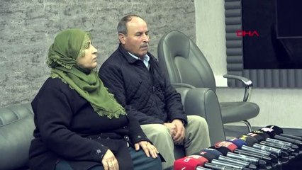 Hdp önündeki ailelerden biri daha çocuğuna kavuştu-2