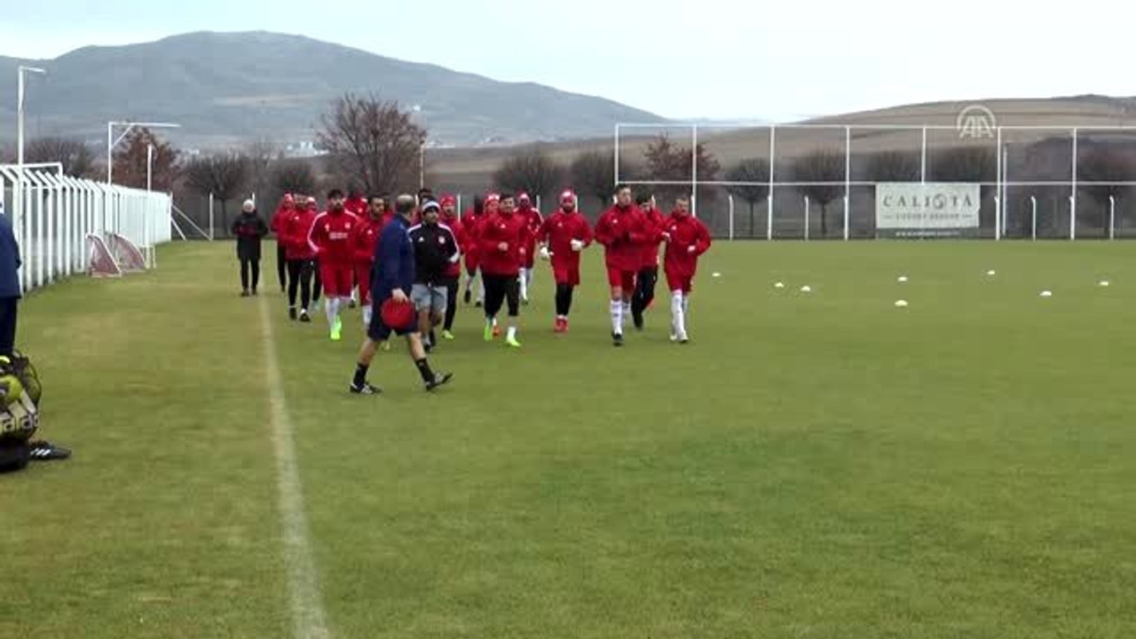 Sivassporlu futbolcu Hakan Arslan: "Göztepe maçı final olacak" - SİVAS