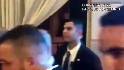 Netanyahu roket sirenleri nedeniyle mitingine ara verdi; salondan çıkarıldı