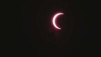 Eclipse anular de Sol o "anillo de fuego" atrae a miles de personas en Asia