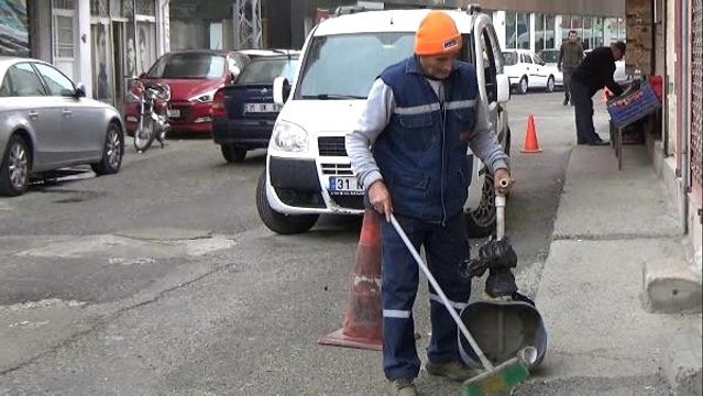 Temizlik işçisi, bütün birikimini telefon dolandırıcılarına kaptırdı