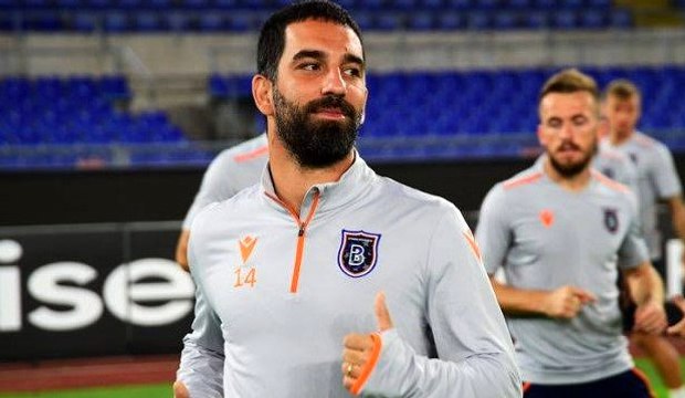 Arda Turan, tek başına yaptığı antrenmanın fotoğraflarını paylaştı