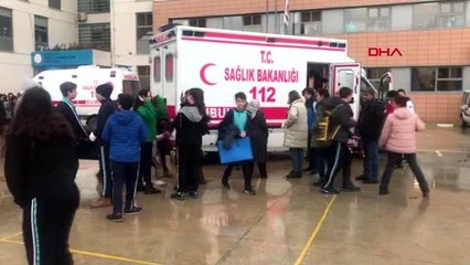Bursa'da bir okulda 28 kişi zehirlenme şüphesiyle hastaneye götürüldü
