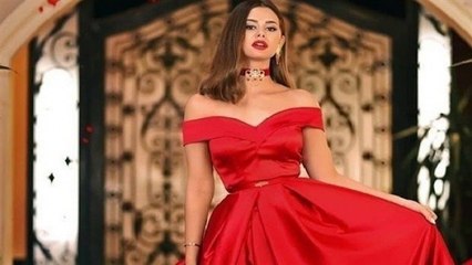منة عرفة تثير الجدل بفيديو "الكوافير".. شاهدوا كيف تصرفت