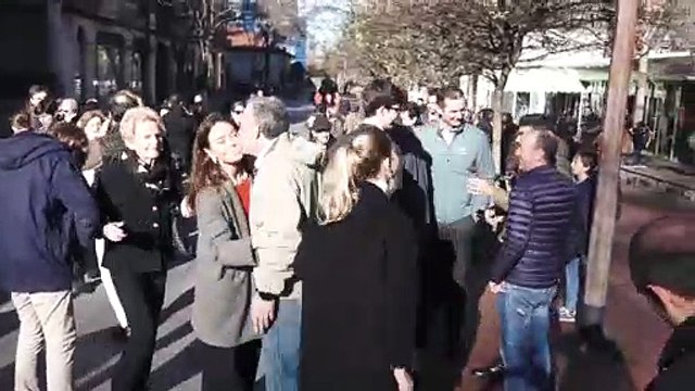 Caricias, achuchones, besos ...El intenso derroche de ternura de Cristina e Iñaki en Navidad