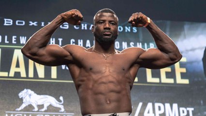 Efe Ajagba, e boxeador que ganó un combate sin dar ni un golpe explica por qué su rival abandonó el ring