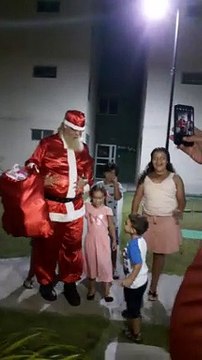 FERNANDA, RAPHAELL, THÁBATTA E OSMILTON COM O PAPAI NOEL NO NATAL DO CONDOMÍNIO CUPE - RESERVA IPOJUCA 24-12-2019