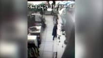 Mulher furta roupas infantis em loja e é flagrada por câmeras de monitoramento