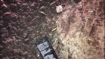 Maskeli bir grup yoldan geçen aracı kurşun yağmuruna tuttu