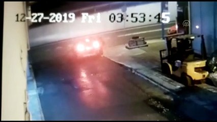 Küçükçekmece'de maskeli saldırganlar silah zoruyla girdikleri depodaki saatleri gasbetti - İSTANBUL