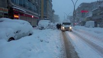 Van başkale ile bahçesaray ile hakkari merkez ve yüksekova'da okullara kar tatili