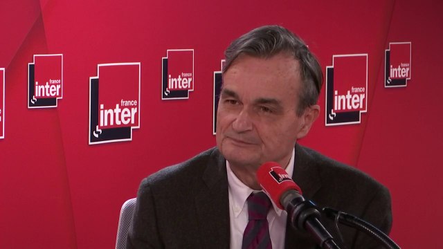 Prises de position de Ségolène Royal : Je pense qu'elle rentre dans la vie politique et devrait démissionner de son poste d'ambassadeur aux pôles , juge Gérard Araud, ancien ambassadeur de France aux États-Unis