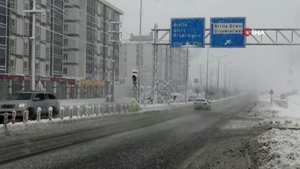 Bitlis’te kar yağışı nedeniyle 28 köy yolu ulaşıma kapandı