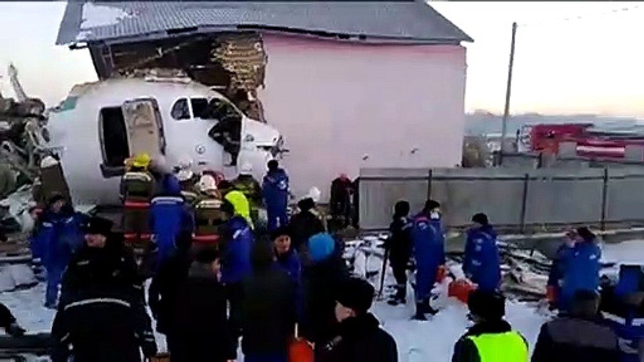 Viele Tote und Verletzte bei Flugzeugabsturz in Kasachstan