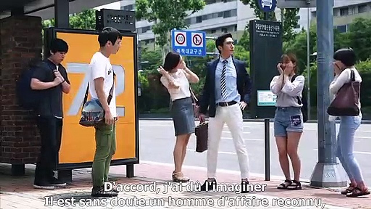 72 sec TV - Quelqu'un a touché les fesses de cette femme