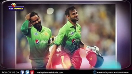 .ഇന്ത്യയെ ട്രോളി ഷൊയെബ് മാലിക്കിന്റെ ക്രിസ്‌മസ് ആശംസ