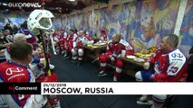 گل‌زنی پوتین در مسابقه هاکی به همراه وزیر دفاع روسیه
