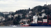 Yük gemisi İstanbul Boğazı'nda karaya oturdu (3)