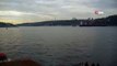 İstanbul Boğazı'nda Yük Gemisi Kıyıya Vurdu
