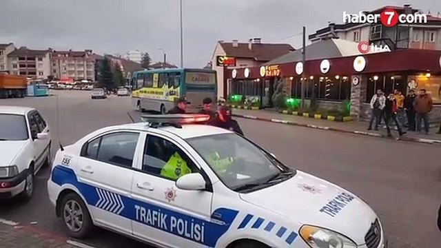 Karabük'te seyir halindeki otobüsün arka kapısından düşen kadın yaşam mücadelesini kaybetti
