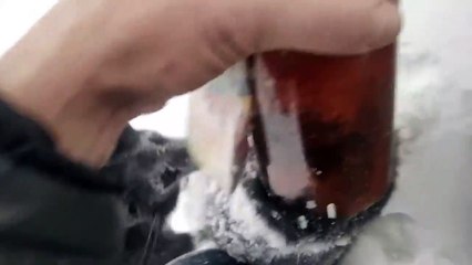 Un pêcheur russe sauve un chiot dans la neige !