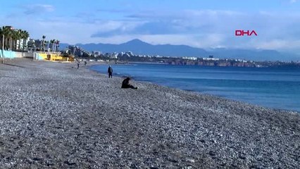 Antalya'da kar manzaralı deniz keyfi