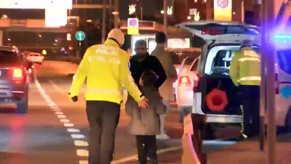 İki otomobile çarptı, çocuğunu bırakıp kaçtı