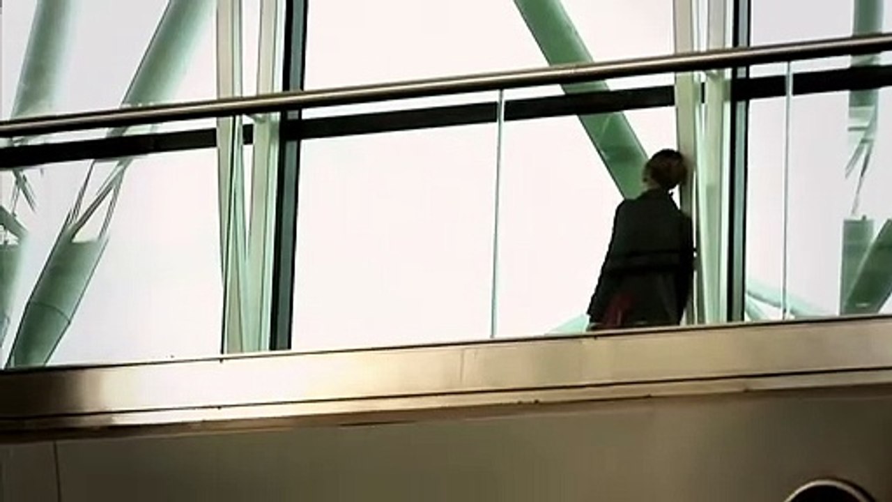 AMOR EN TRANSITO - TRAILER OFICIAL