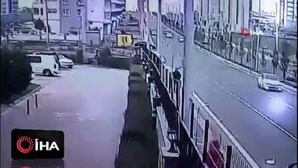 İki öğrencinin öldüğü korkunç kaza kamerada!
