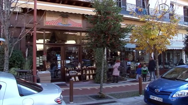 Υποτονική η κίνηση στην Αγορά του Καρπενησίου τα Χριστούγεννα. Θετικότερα τα μηνύματα για την Πρωτοχρονιά