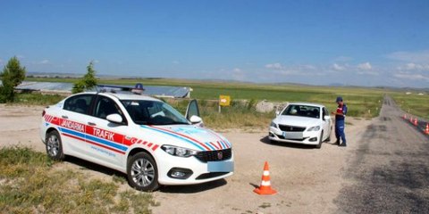 Şehit babasına yazdıkları cezayı kendileri ödedi