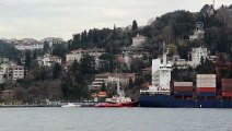 Yük gemisi İstanbul Boğazı'nda karaya oturdu (3) - İSTANBUL