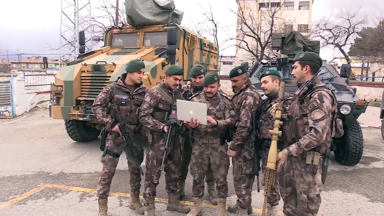 Terörle mücadele kahramanların tercihi 'Millilerden asker selamı' oldu - ERZİNCAN