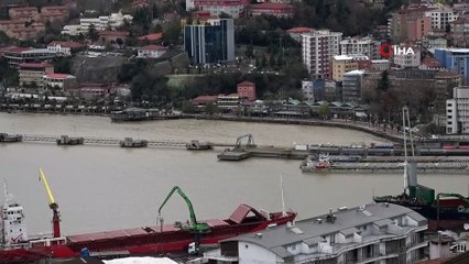 Zonguldak Limanı çamura boyandı