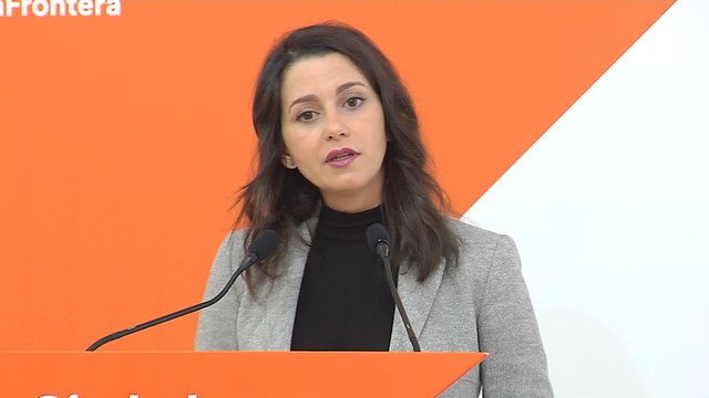 Inés Arrimadas apela a los barones socialistas para frenar a Sánchez