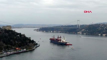 Boğaz'da kaza yapan geminin çekilmesi havadan görüntülendi