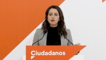 Arrimadas pide a los barones del PSOE que frenen la 