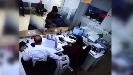 Avcılar'daki banka soygunu kamerada