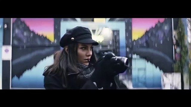 Tuvana Türkay - Yalan De