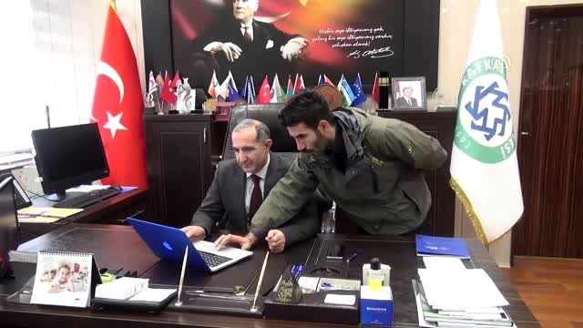 Kafkas Üniversitesi Rektörü Kapu, AA'nın Yılın Fotoğrafları oylamasına katıldı