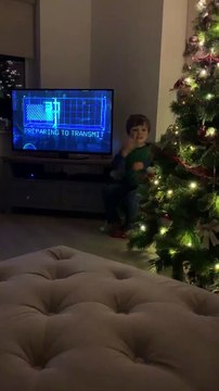 Ce garçon de 4 ans interprète un film en langue des signes pour ses parents sourds