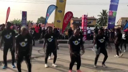 Nijerya'daki Calabar Festivali'nde motosiklet sürücüleri gösterileriyle göz doldurdu